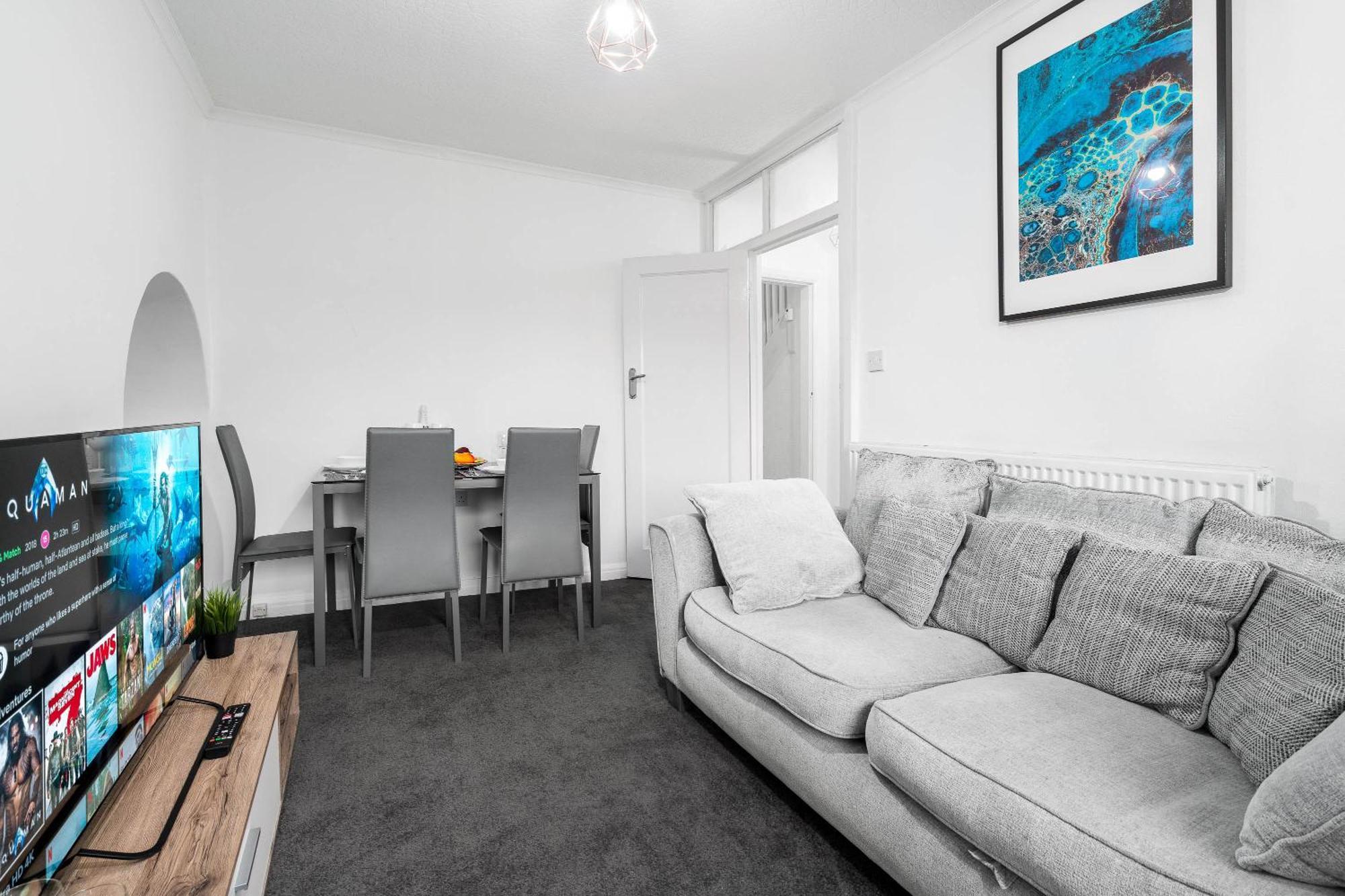 4 Bedroom House - Accommodates 7 - Garden - Parking - Netflix - Wifi - 559T Birmingham Bagian luar foto
