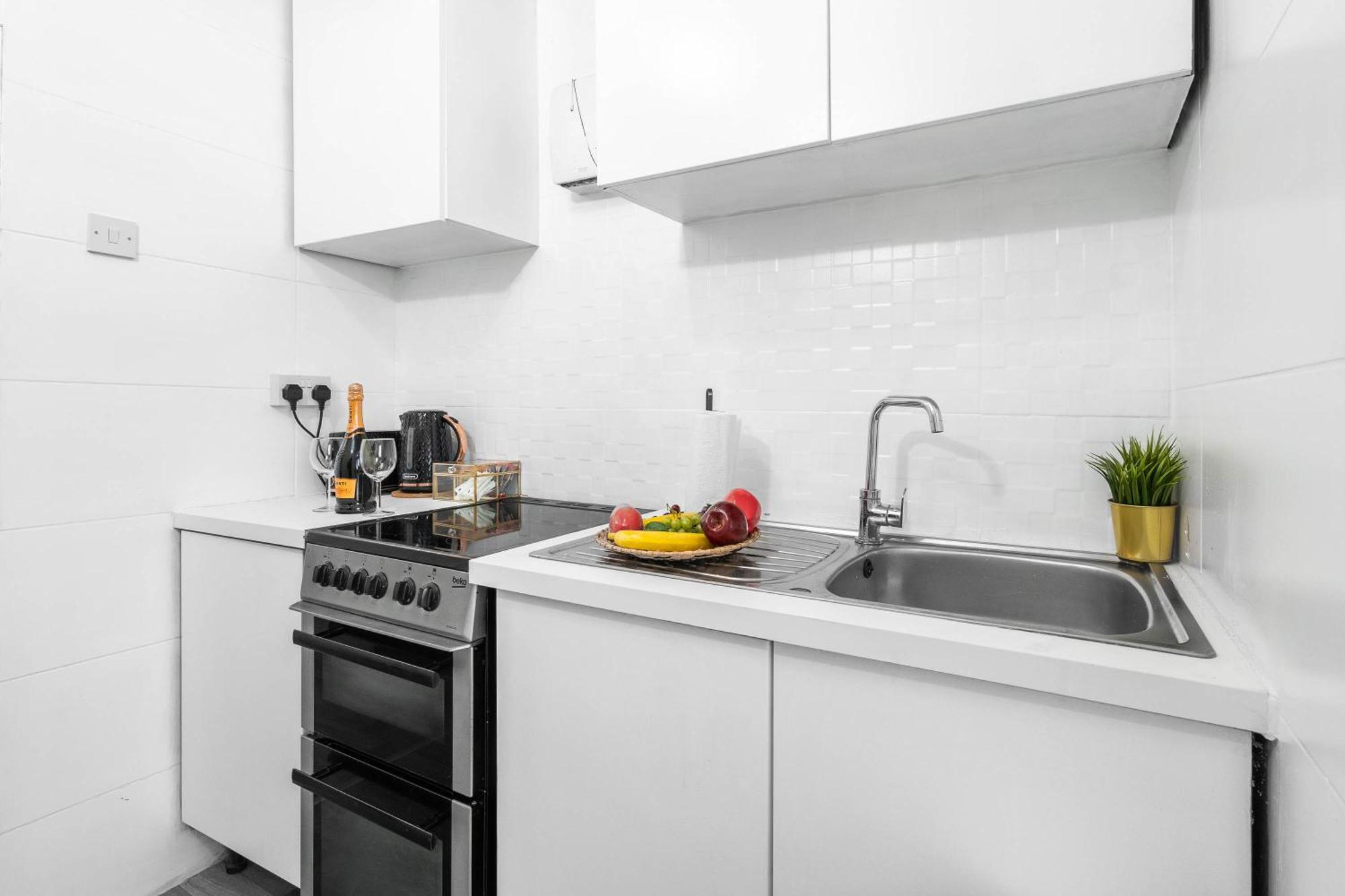 4 Bedroom House - Accommodates 7 - Garden - Parking - Netflix - Wifi - 559T Birmingham Bagian luar foto