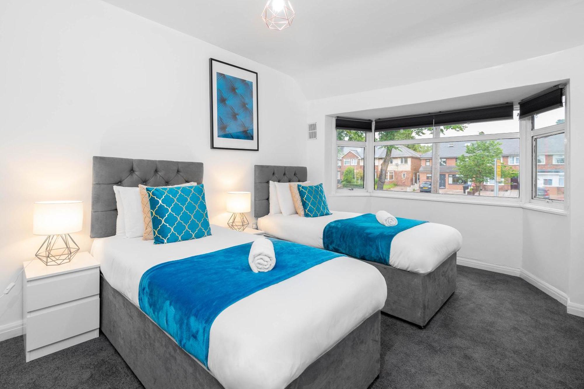 4 Bedroom House - Accommodates 7 - Garden - Parking - Netflix - Wifi - 559T Birmingham Bagian luar foto