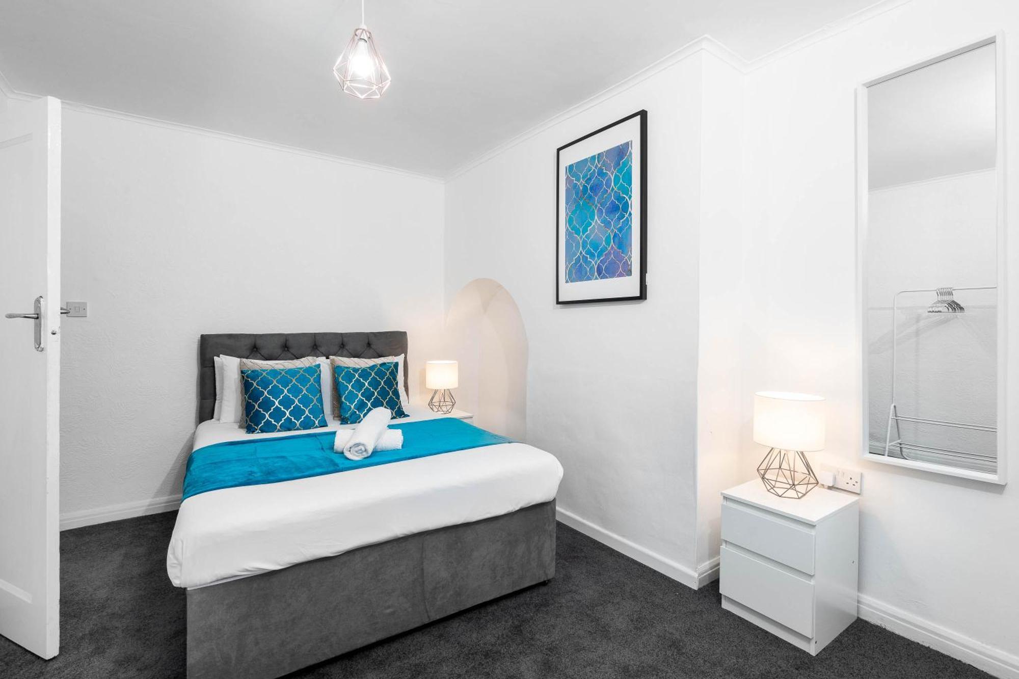 4 Bedroom House - Accommodates 7 - Garden - Parking - Netflix - Wifi - 559T Birmingham Bagian luar foto