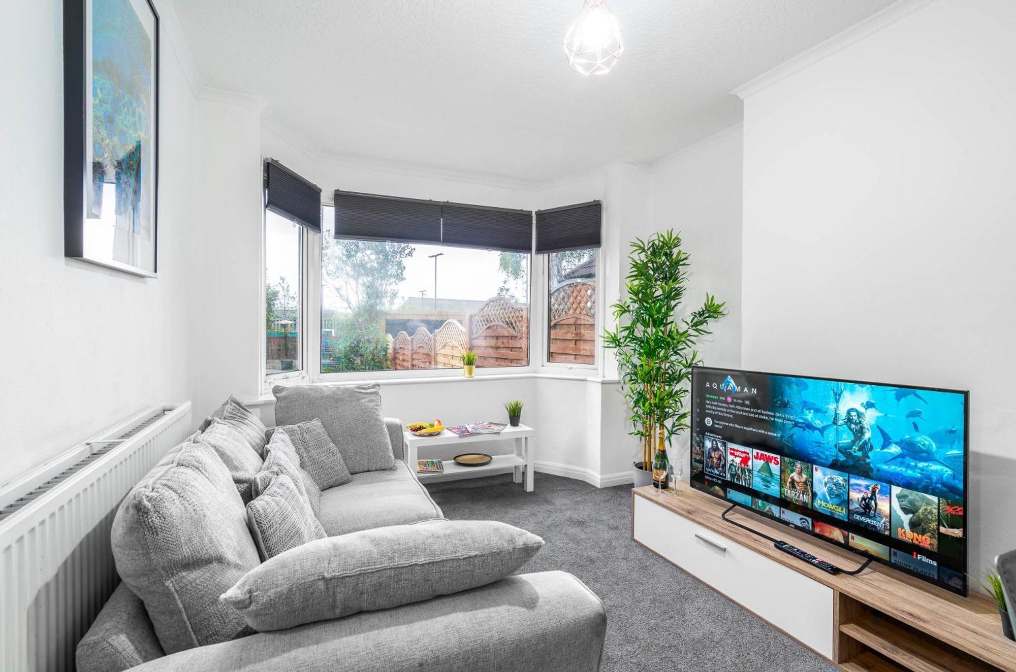 4 Bedroom House - Accommodates 7 - Garden - Parking - Netflix - Wifi - 559T Birmingham Bagian luar foto