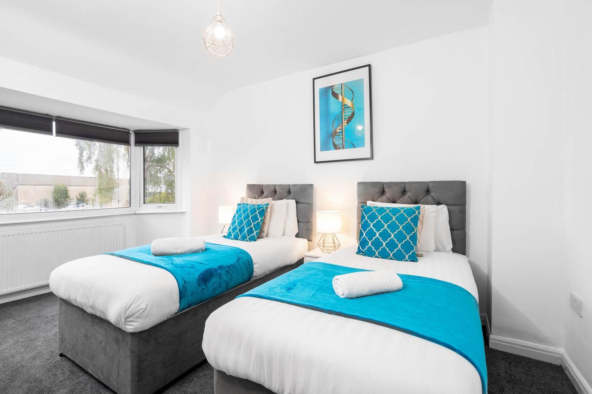 4 Bedroom House - Accommodates 7 - Garden - Parking - Netflix - Wifi - 559T Birmingham Bagian luar foto