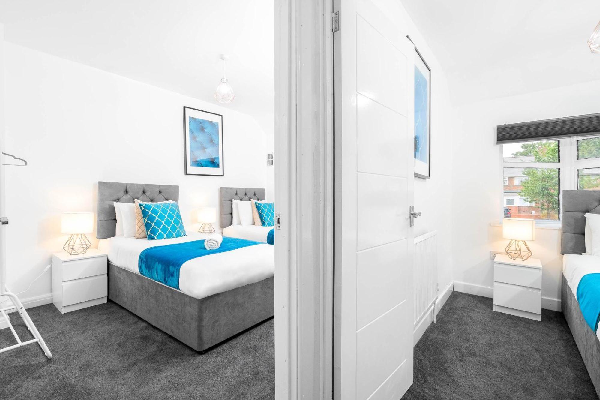 4 Bedroom House - Accommodates 7 - Garden - Parking - Netflix - Wifi - 559T Birmingham Bagian luar foto