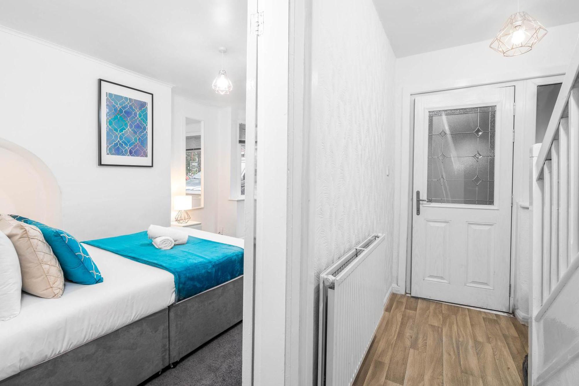 4 Bedroom House - Accommodates 7 - Garden - Parking - Netflix - Wifi - 559T Birmingham Bagian luar foto